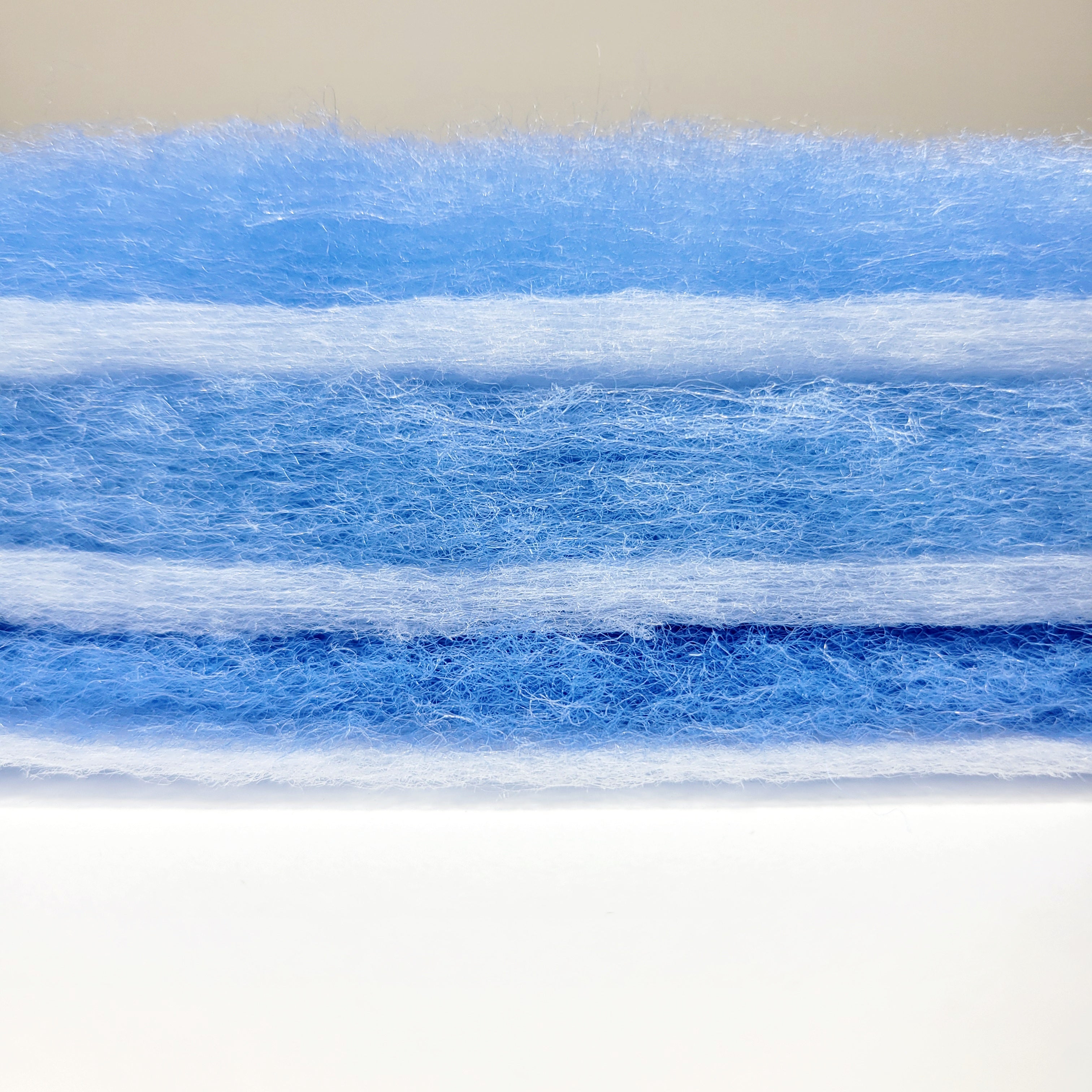 Filtermatte blau/weiß für Lüfter und Hausgeräte 1 x 2 m Filterklasse G4 zum Zuschneiden Filtervlies Filterrolle G4 Filtermatte zum schneiden kleines Filtervlies Staubvlies